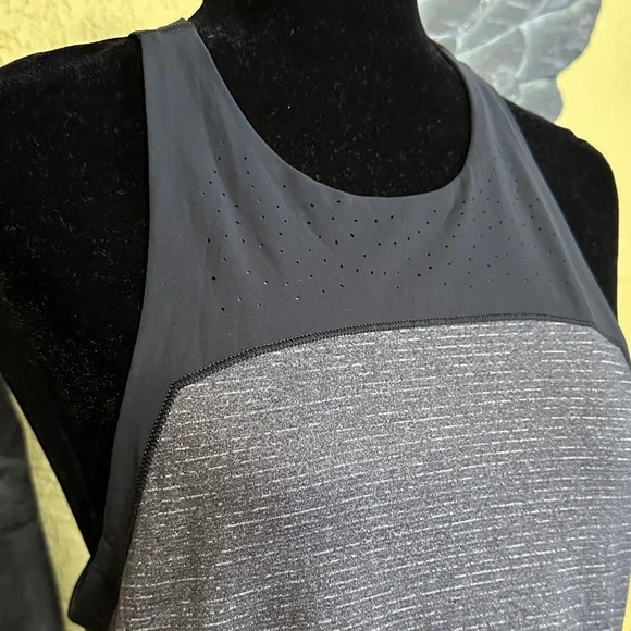 Lululemon Open Back Tank Top - Picture 2 of 6